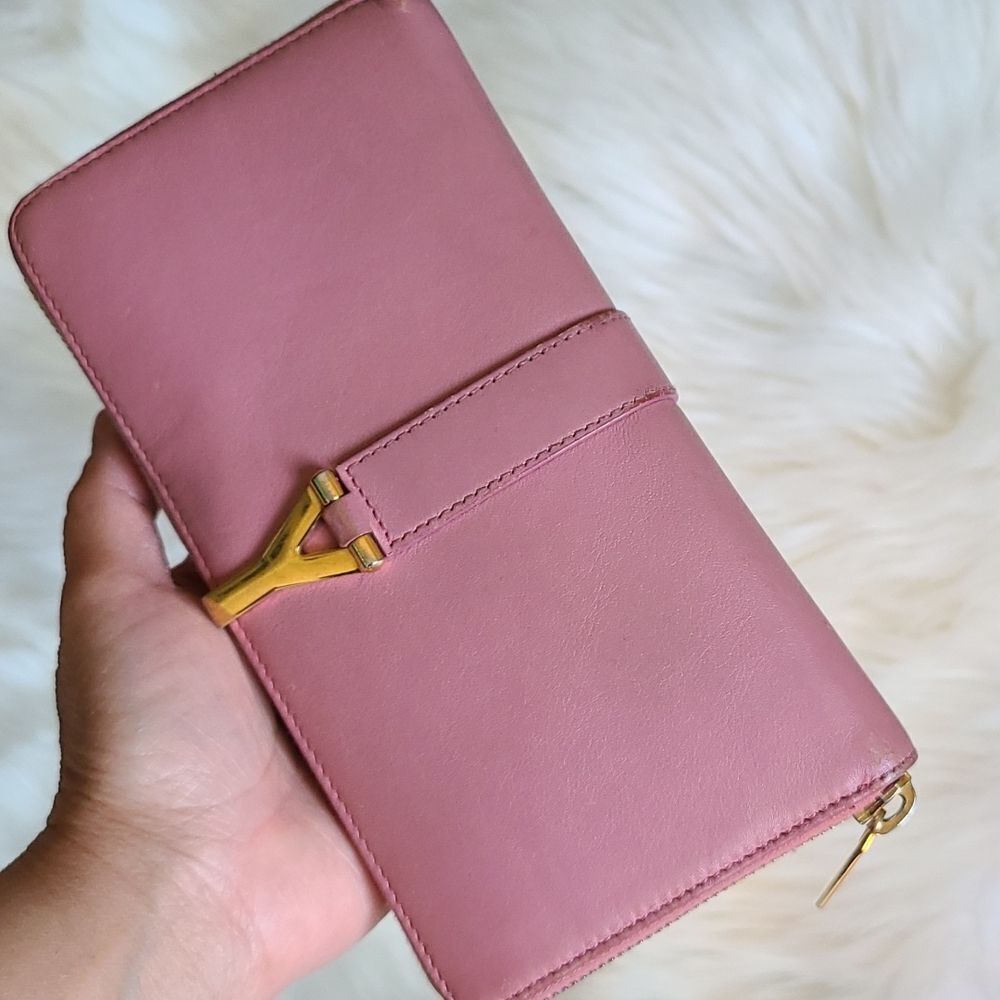 💯 Authentic YSL Wallet 🍀